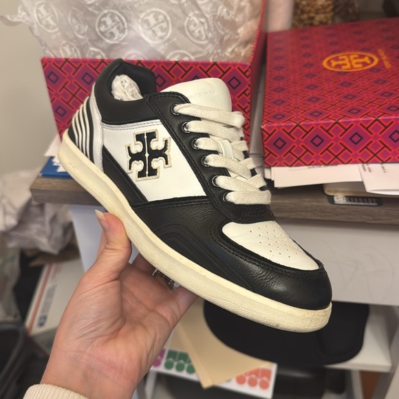 Tory Burch Clover Court Sneaker - Purity/Perfect Black - Size 6.5 - Picture 2 of 6